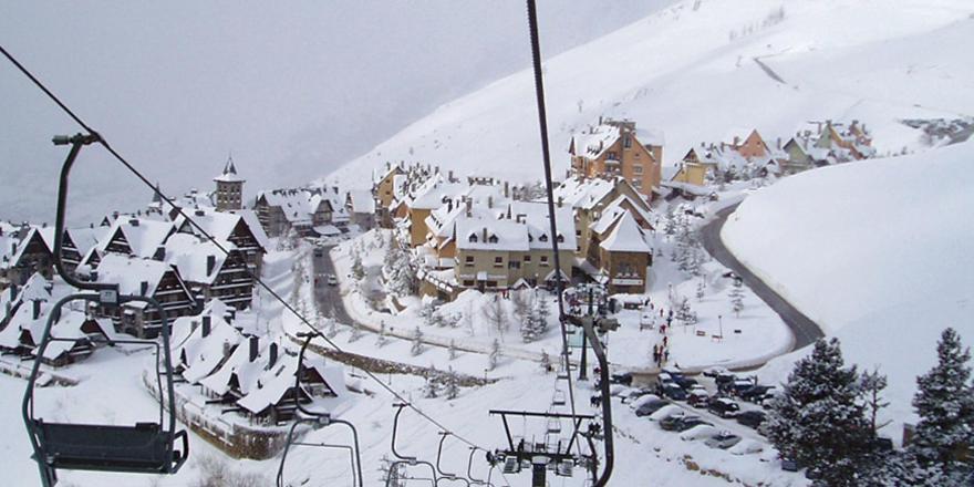 Hotel Chalet Bassibe Baqueira Beret Bagian luar foto