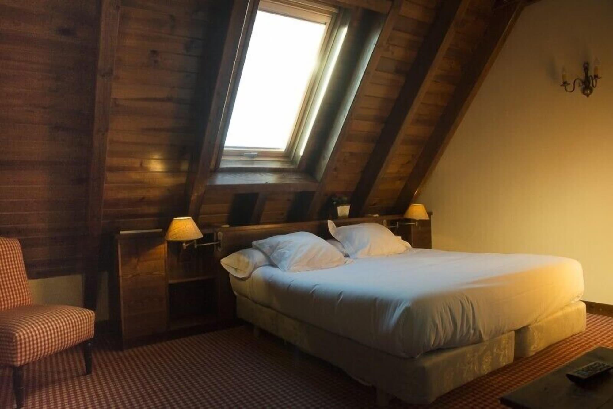 Hotel Chalet Bassibe Baqueira Beret Bagian luar foto