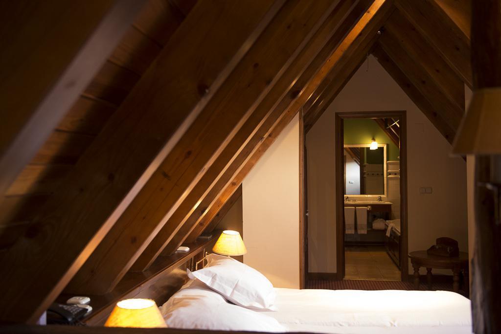 Hotel Chalet Bassibe Baqueira Beret Bagian luar foto