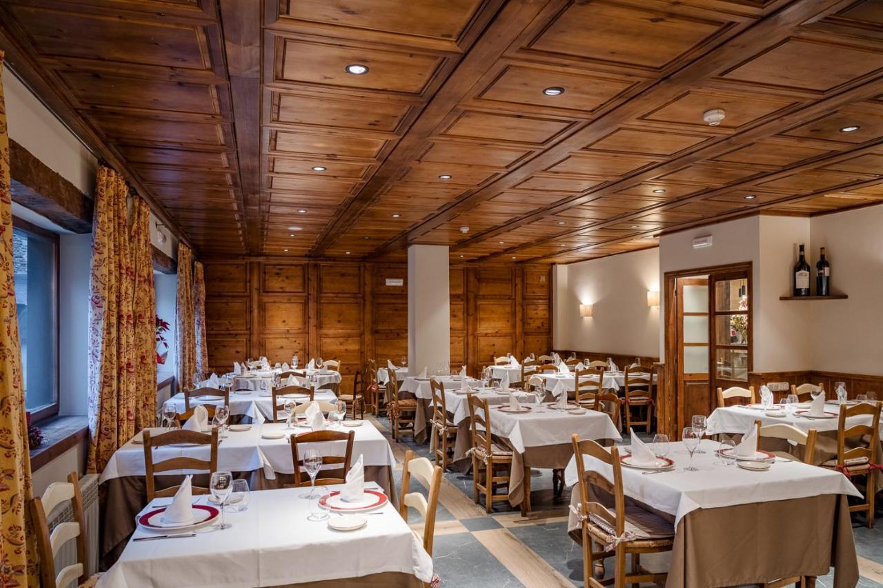 Hotel Chalet Bassibe Baqueira Beret Bagian luar foto