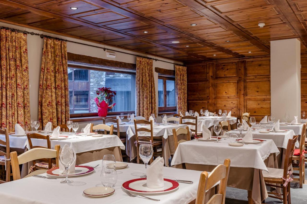 Hotel Chalet Bassibe Baqueira Beret Bagian luar foto