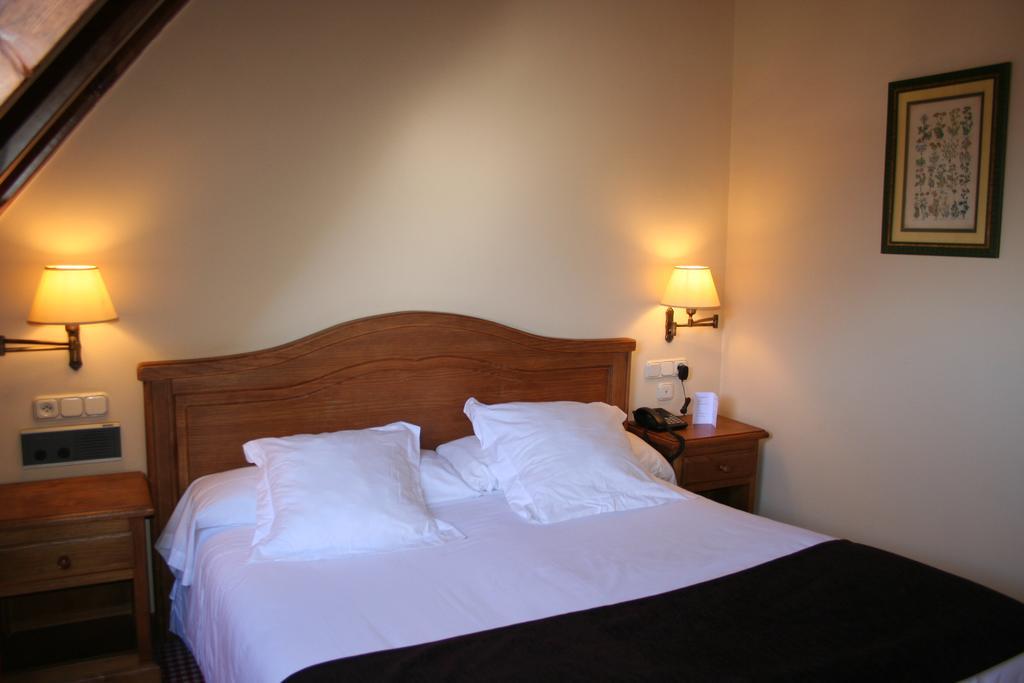 Hotel Chalet Bassibe Baqueira Beret Bagian luar foto