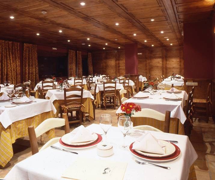 Hotel Chalet Bassibe Baqueira Beret Bagian luar foto