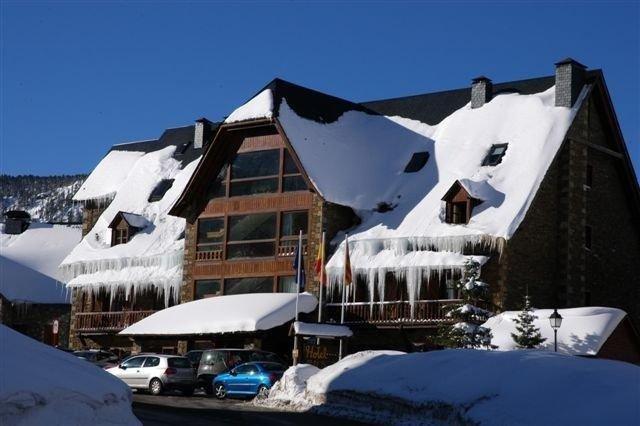 Hotel Chalet Bassibe Baqueira Beret Bagian luar foto